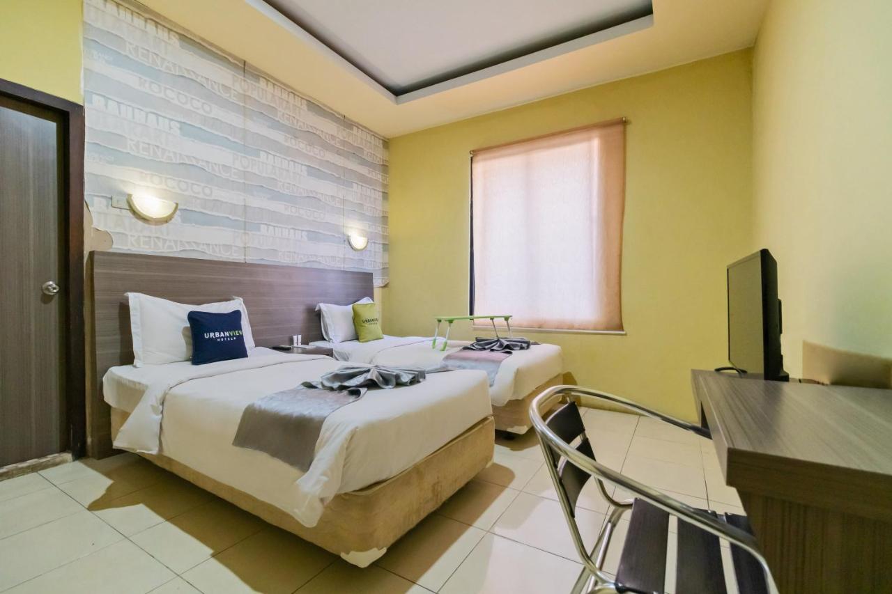 Urbanview Hotel Best Skip Палембанг Екстериор снимка