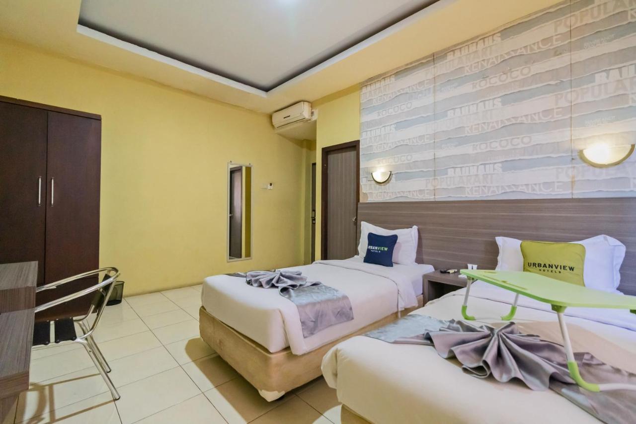 Urbanview Hotel Best Skip Палембанг Екстериор снимка