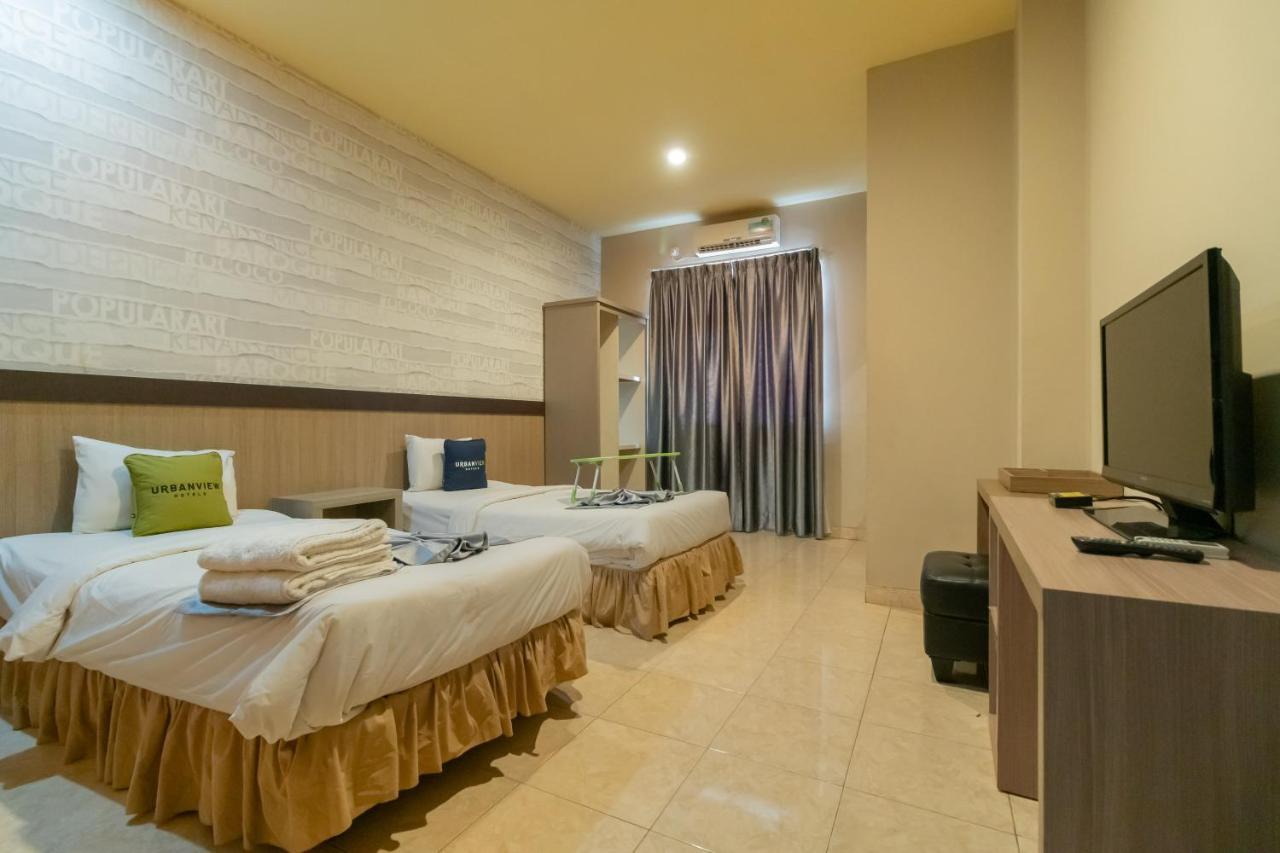 Urbanview Hotel Best Skip Палембанг Екстериор снимка