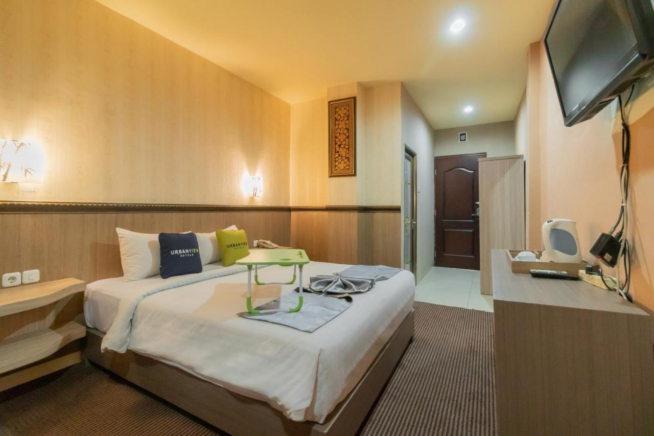 Urbanview Hotel Best Skip Палембанг Екстериор снимка