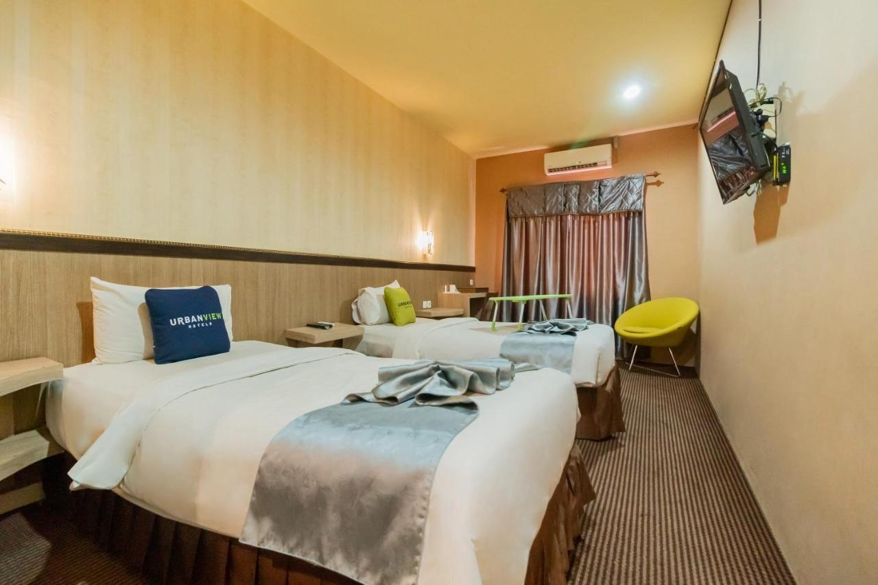 Urbanview Hotel Best Skip Палембанг Екстериор снимка