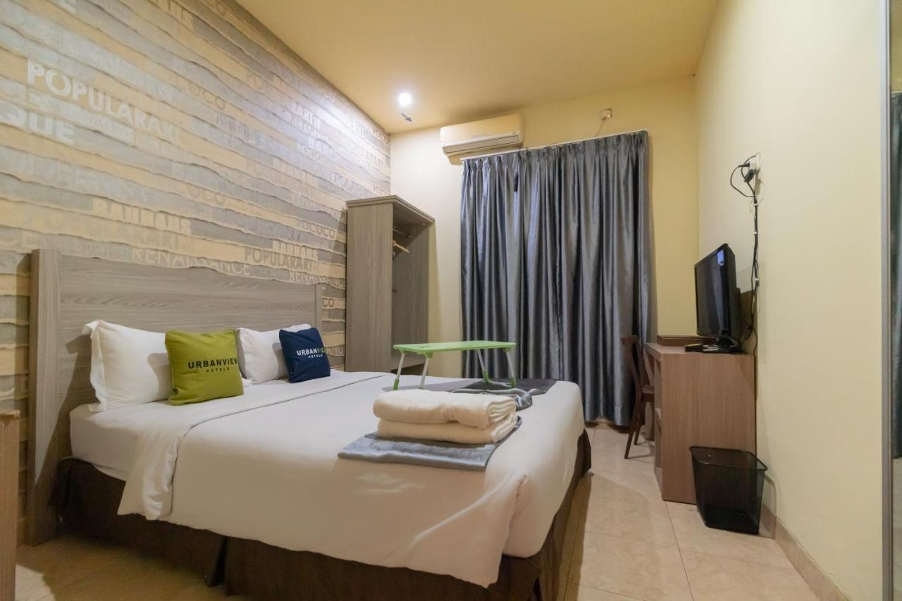 Urbanview Hotel Best Skip Палембанг Екстериор снимка