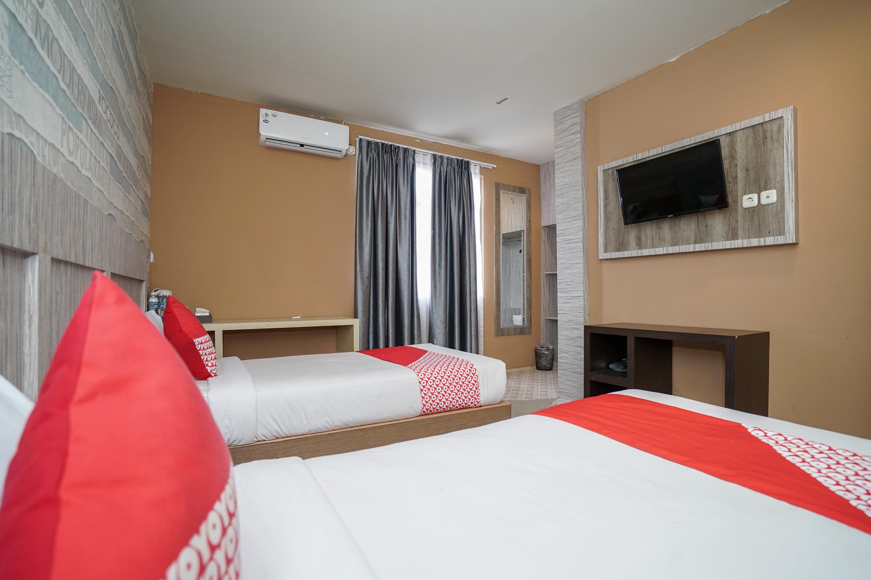 Urbanview Hotel Best Skip Палембанг Екстериор снимка