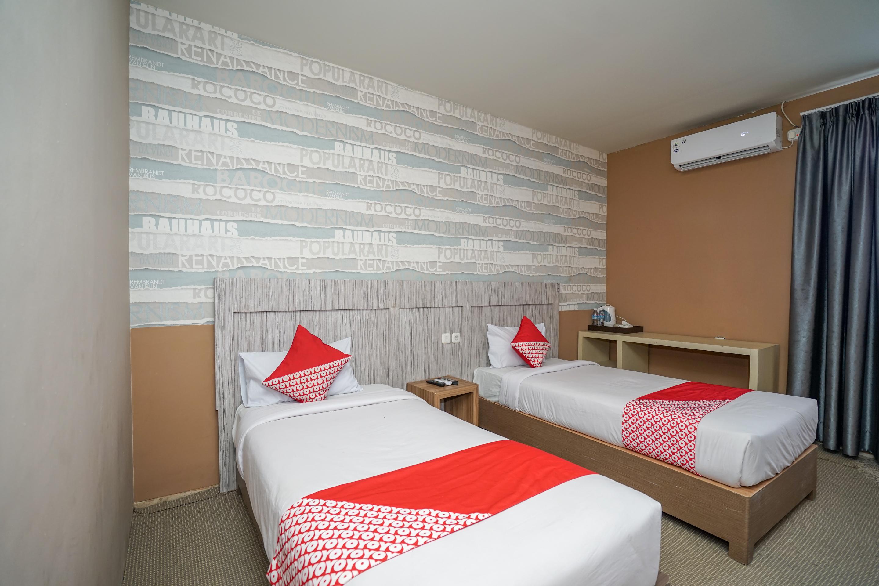 Urbanview Hotel Best Skip Палембанг Екстериор снимка