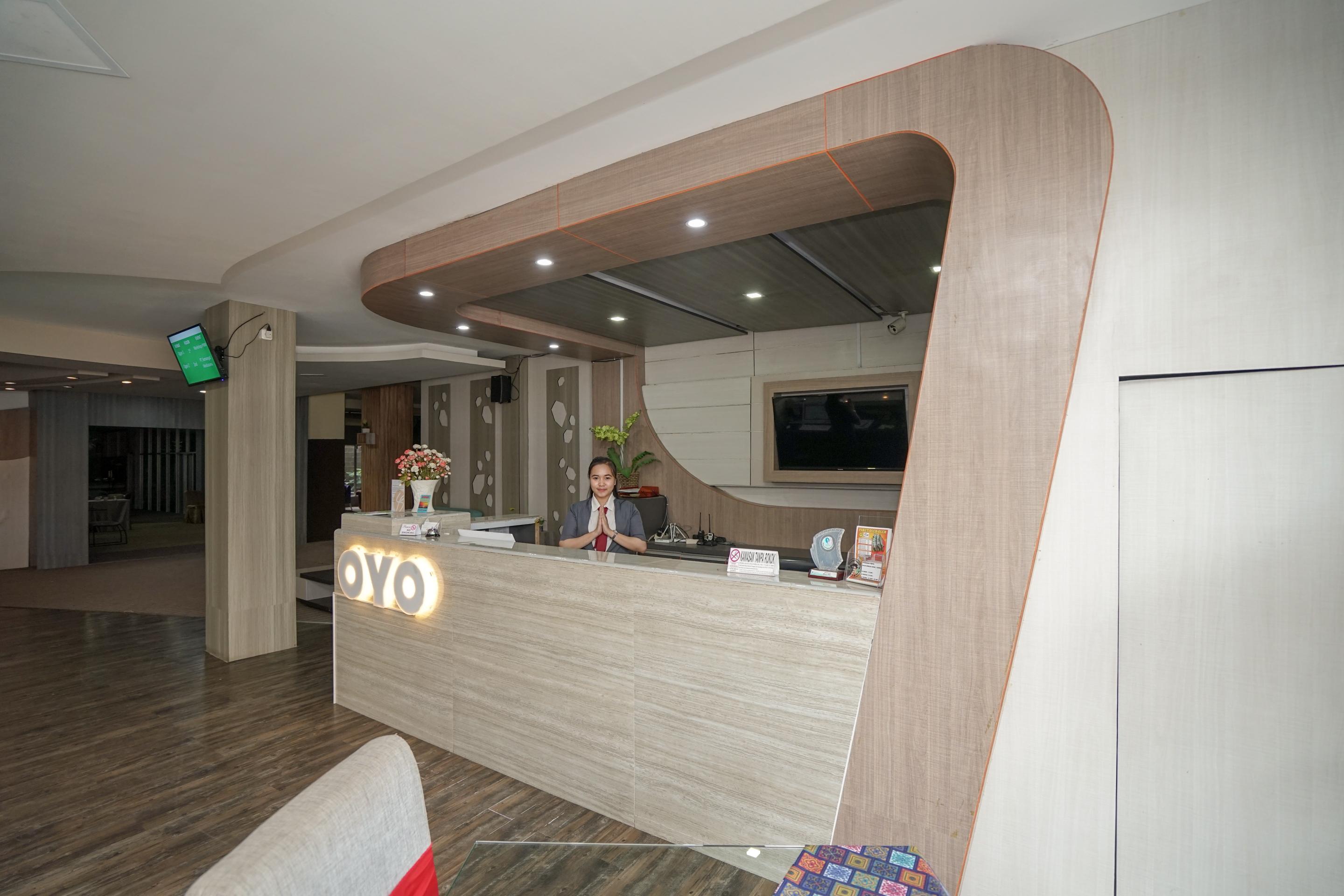 Urbanview Hotel Best Skip Палембанг Екстериор снимка