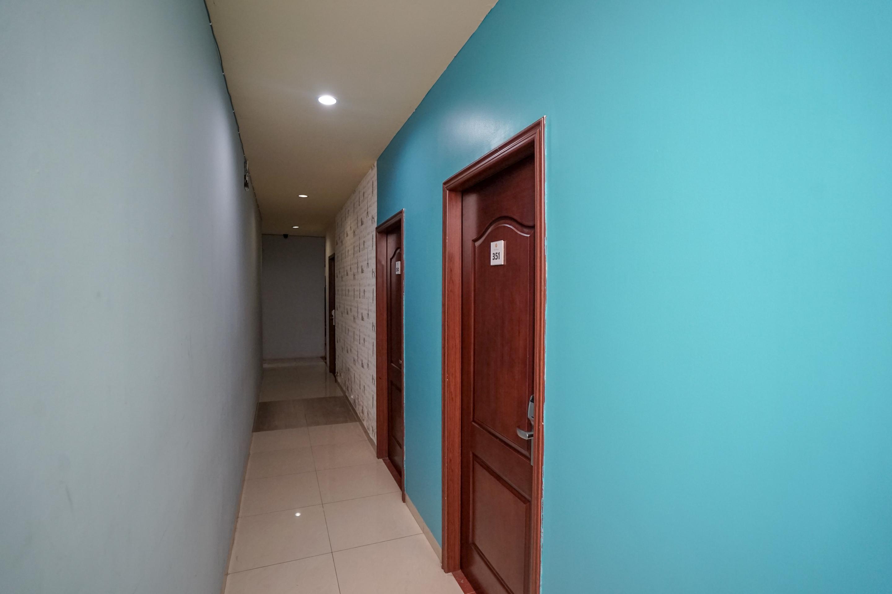 Urbanview Hotel Best Skip Палембанг Екстериор снимка